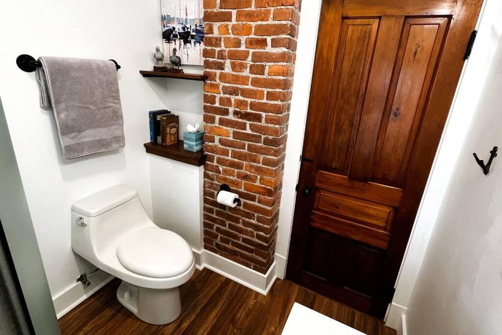 Fiesinger House - Private 3-Bd Unit In Historic Home, Downtown サンダスキー エクステリア 写真