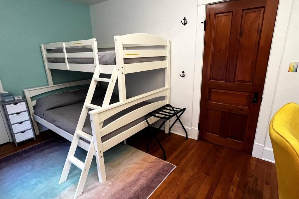 Fiesinger House - Private 3-Bd Unit In Historic Home, Downtown サンダスキー エクステリア 写真